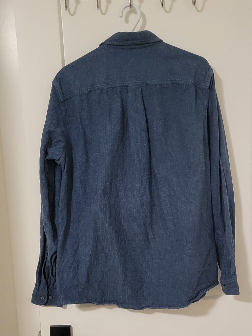 Eddie Bauer Classic Fit Blue Button-Down Shirt - Size Men’s TL - Picture 3 of 5
